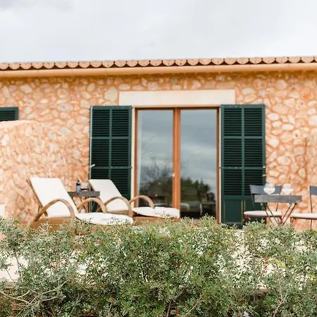 Guest house Es Cabas 3*